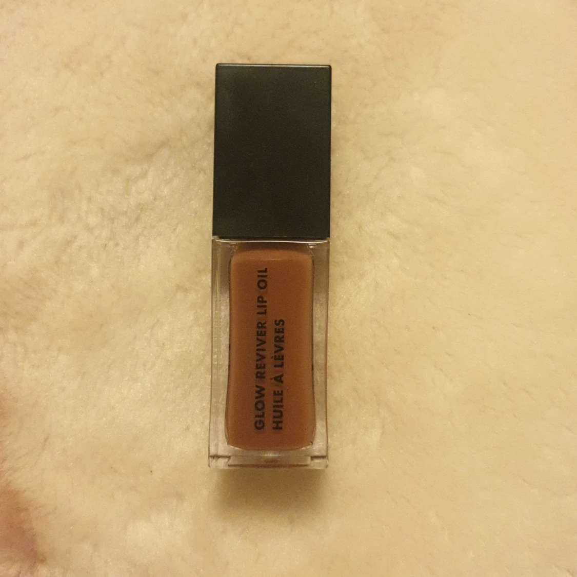 Glow Radiant Lip Oil från e.l.f. - 90