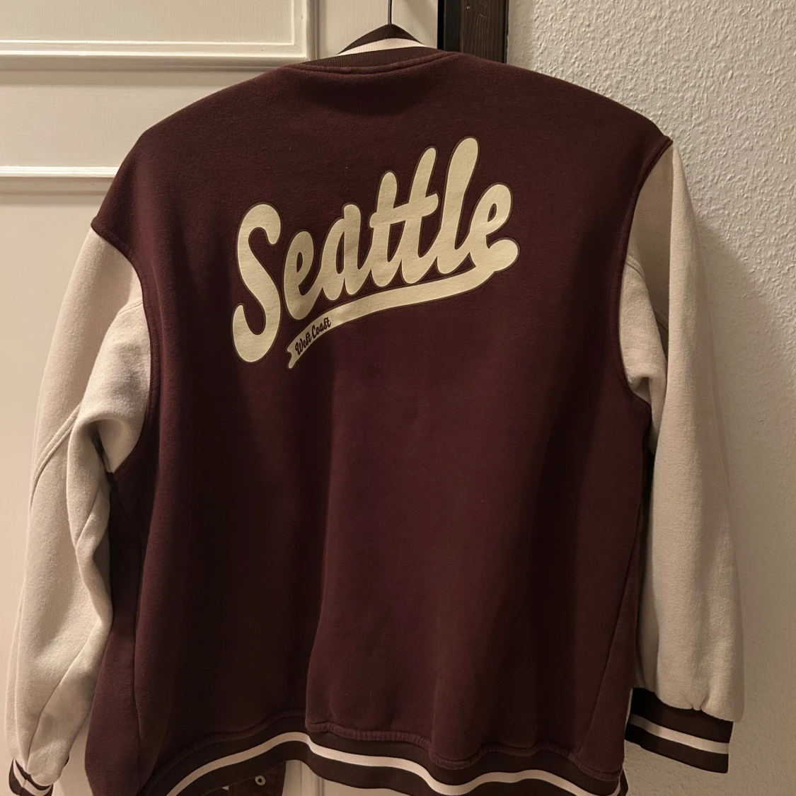 Brun och vit jacka från H&M - 90