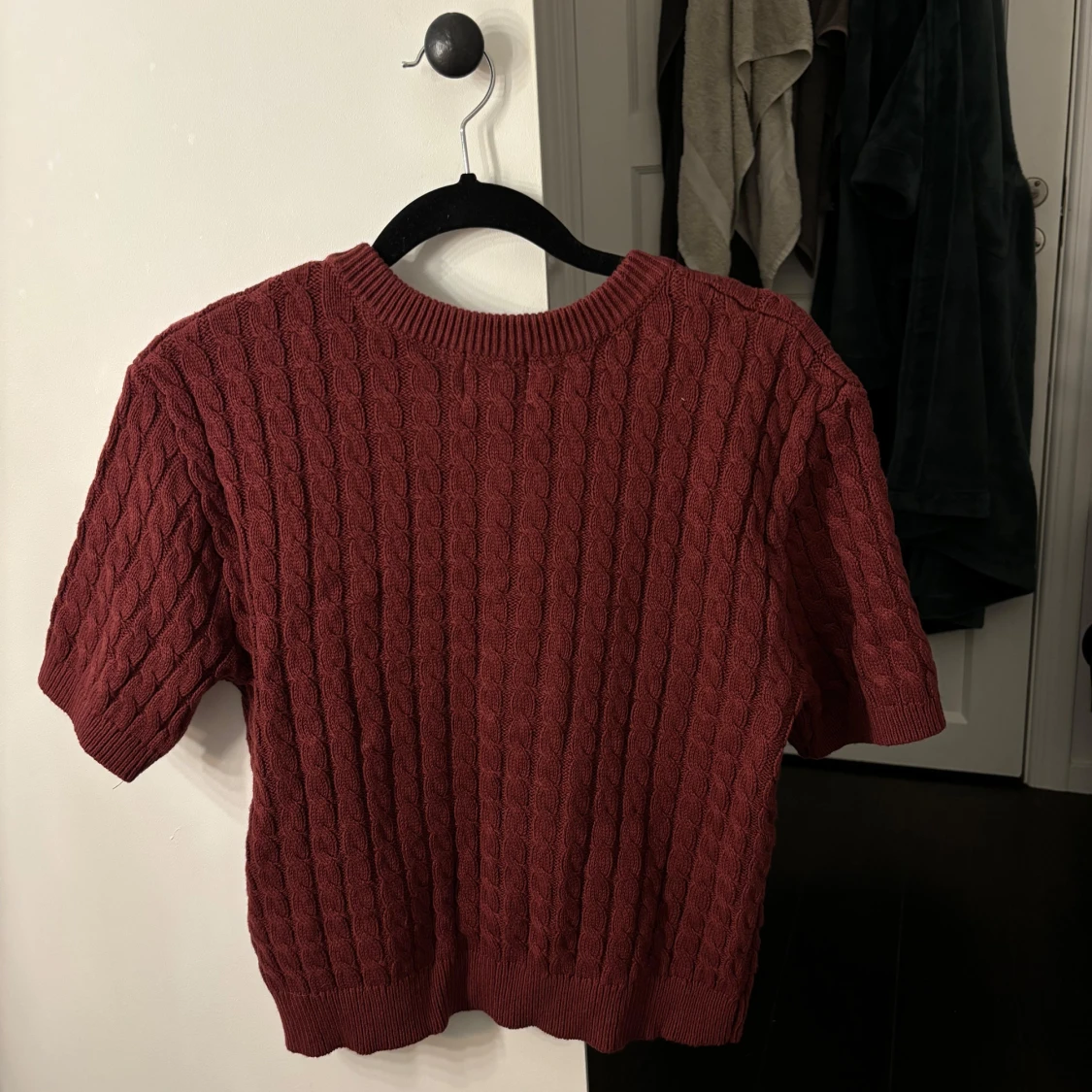 Vinröd kofta från H&M - 90