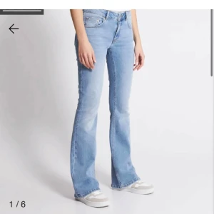 Lågmidjade jeans  - Supersnygga lågmidjade jeans ifrån lager 157❤️❤️ nypris 400, tror ej dem finns längre!!