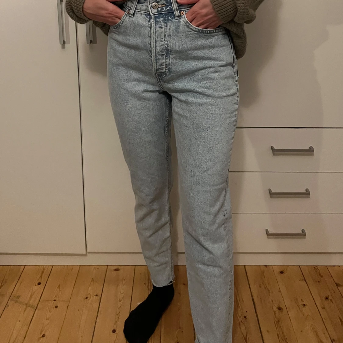 Högmidjade ljusblå jeans - 90