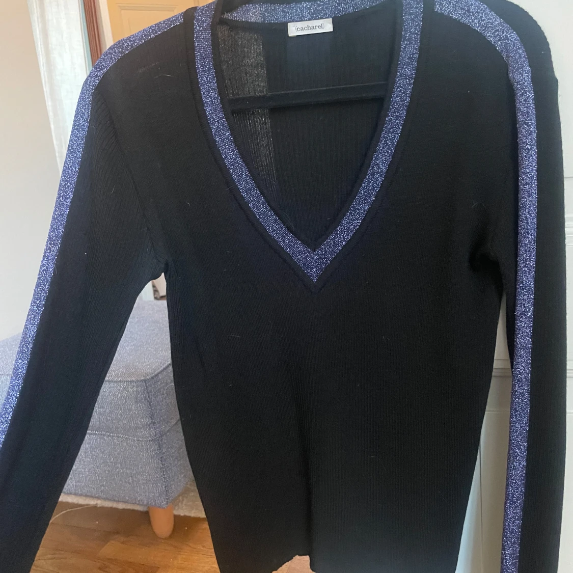 Svart tröja med glittriga detaljer från Sandro - 91