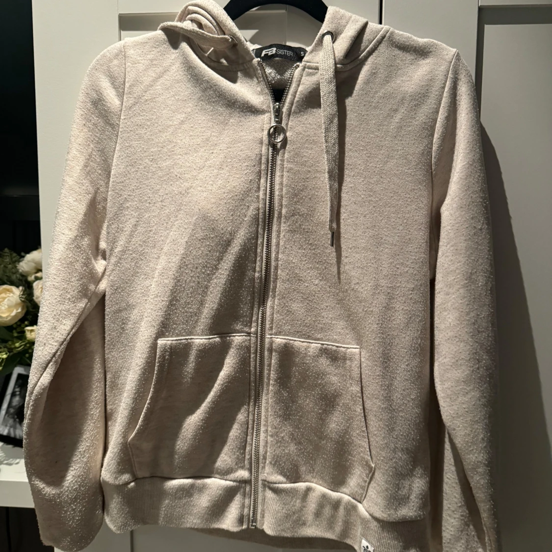 Beige hoodie med dragkedja - 90