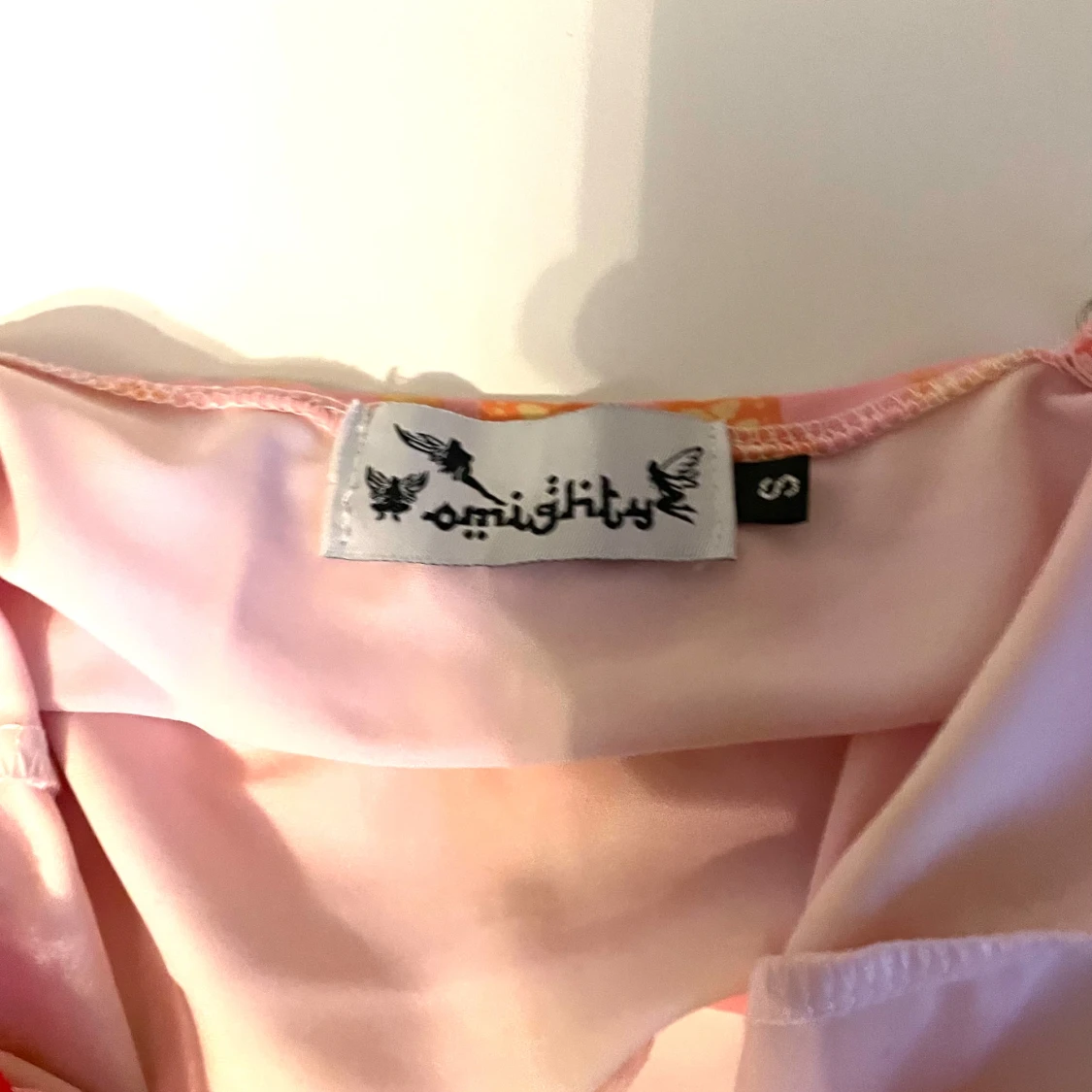 Rosa linnetopp med fjärilsmönster o-mighty  - 93