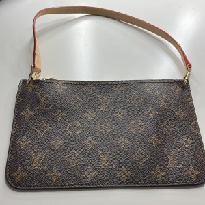 Väska - Snygg brun axelväska 