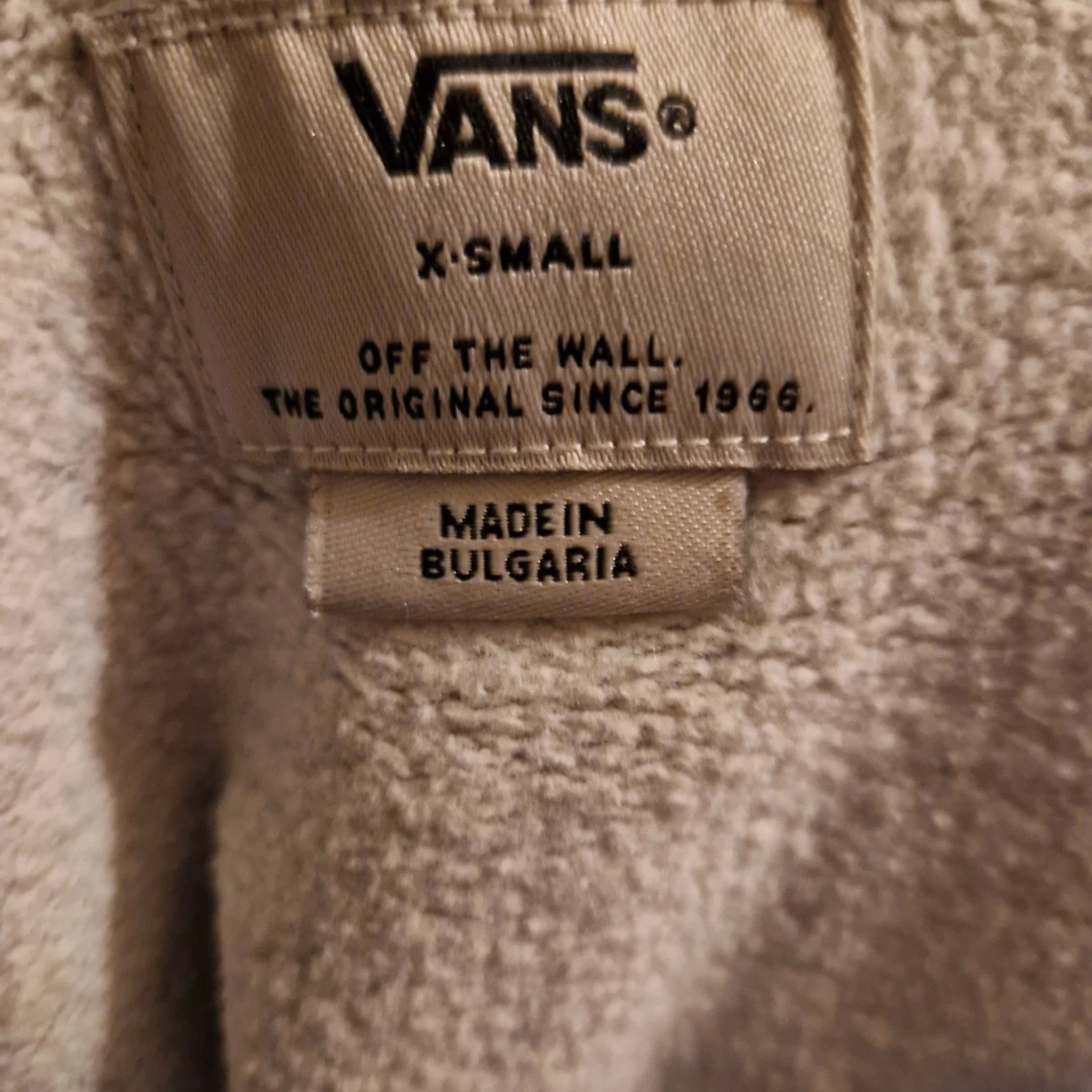 Grå hoodie från Vans - 3