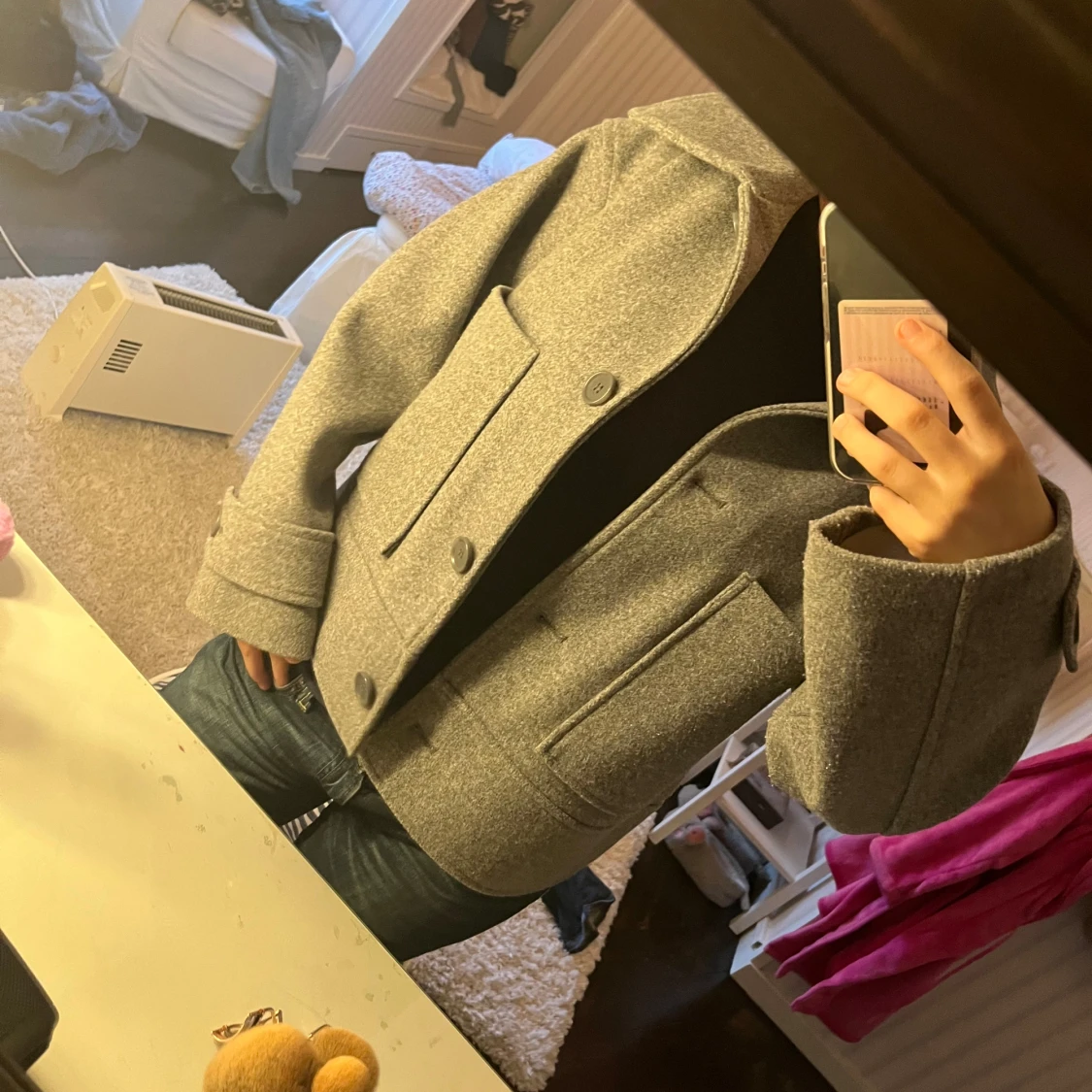 Grå kappa med knappar - 2