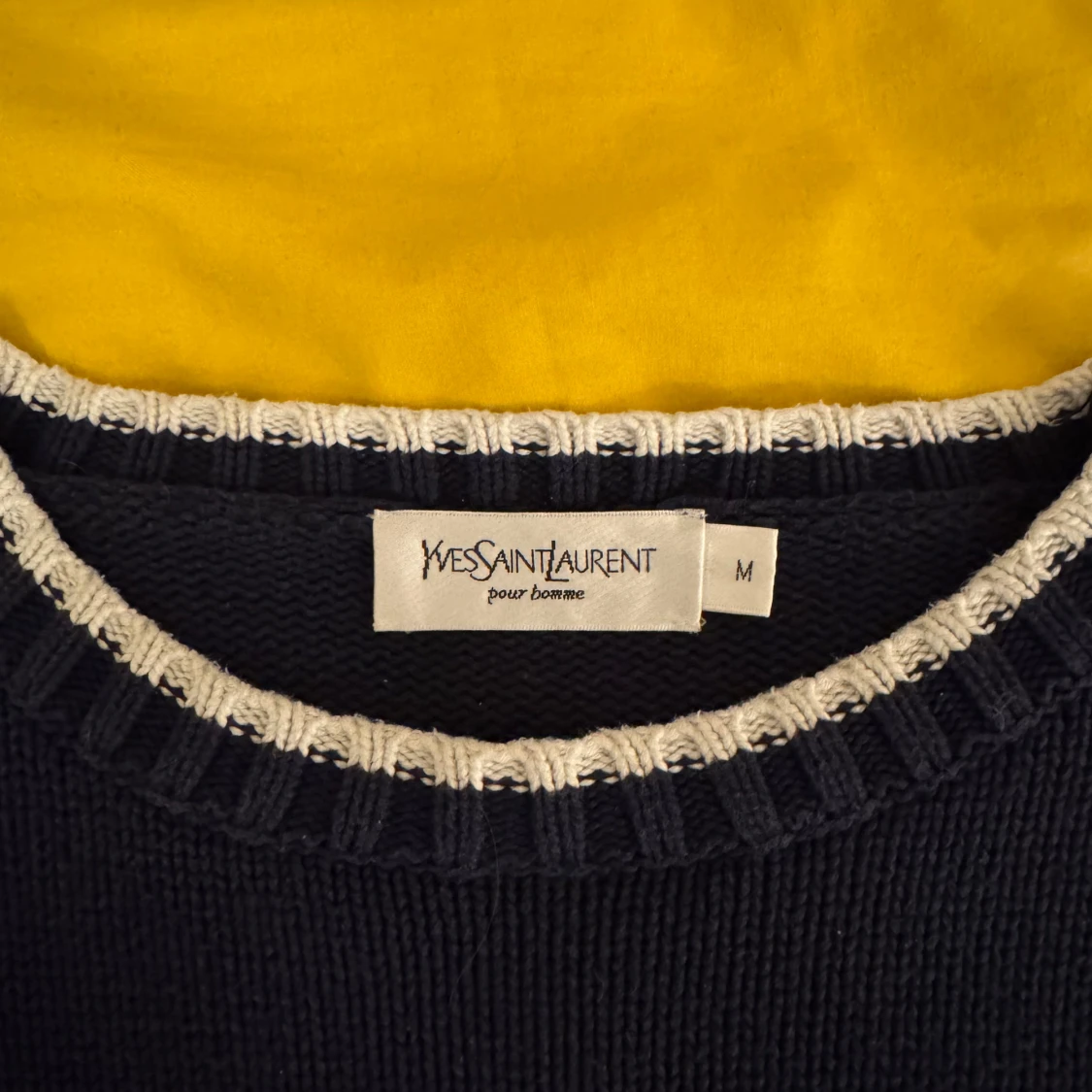 Mörkblå stickad tröja från Yves Saint Laurent - 1