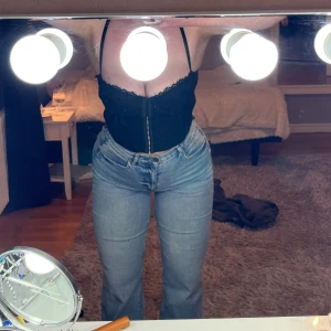 Madlady jeans  - Säljer dessa raka jeans på madlady! De är välanvända men fortfarande supersköna och jättesnygga!  Storlek 42 längd Tall.