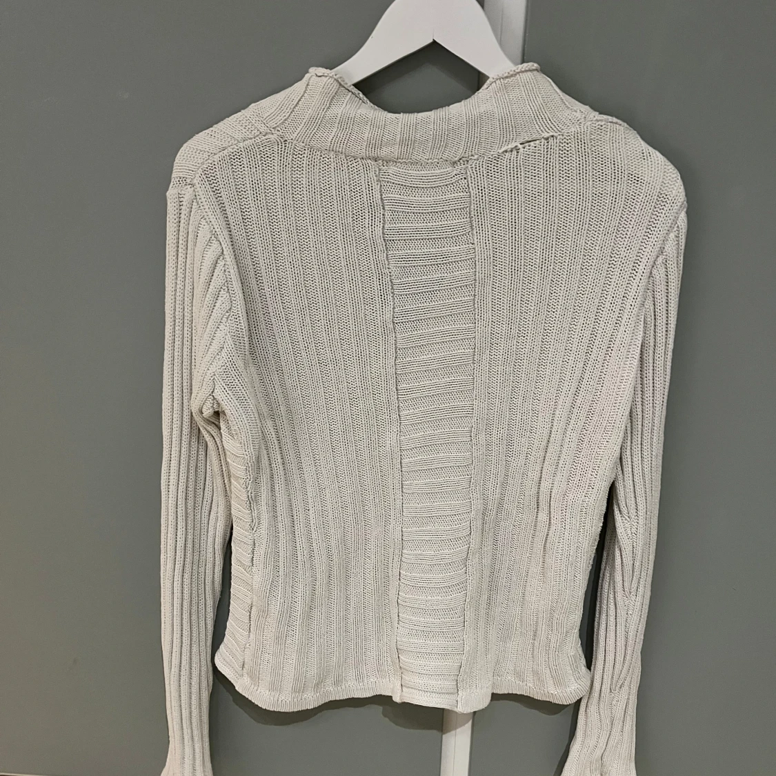 Vit stickad tröja från greenhouse - 2