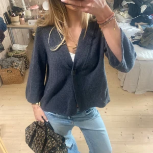 Kofta - SUPER snygg trekvartsärmad kofta💕💕