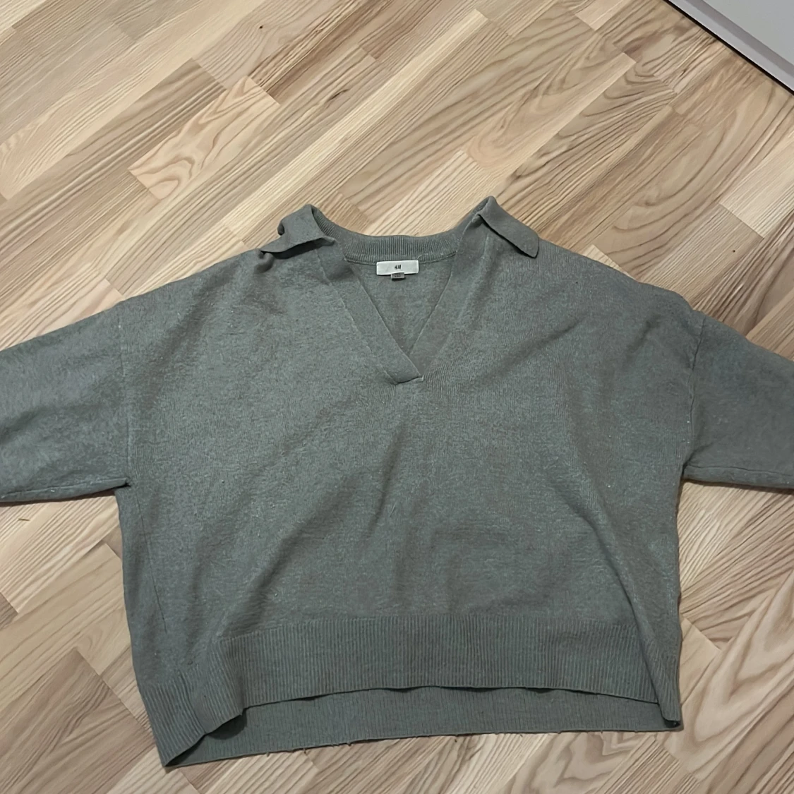 Grön/grå tröja från H&M - 1