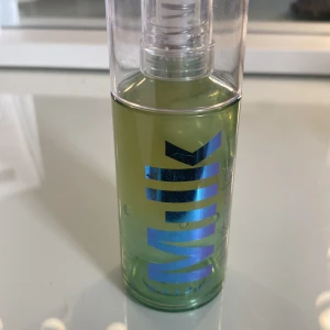 Milk makup primer - Säljer min milk primer då den inte kommer till användning.
