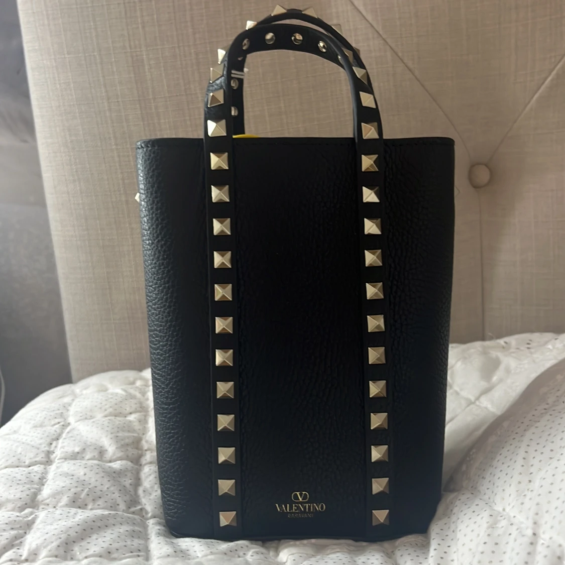 Svart handväska från Valentino Garavani  - 90