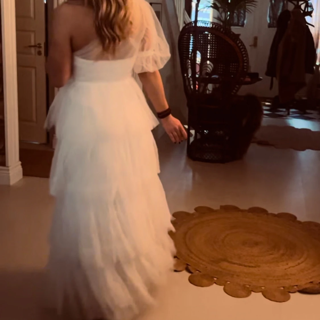 Vit axelbandslös långklänning - 91