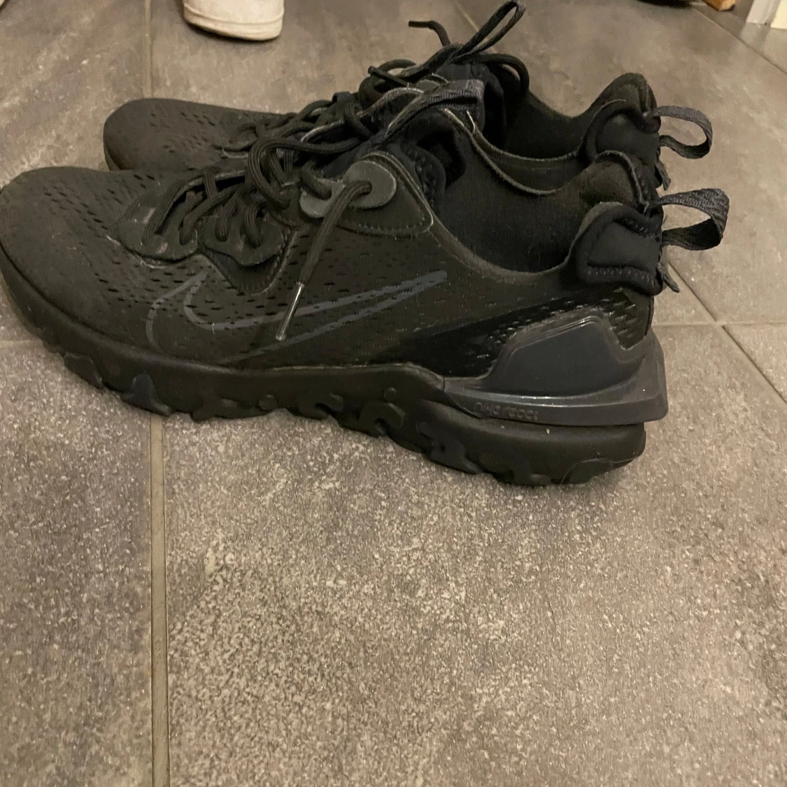 Svarta Nike react vision - 92