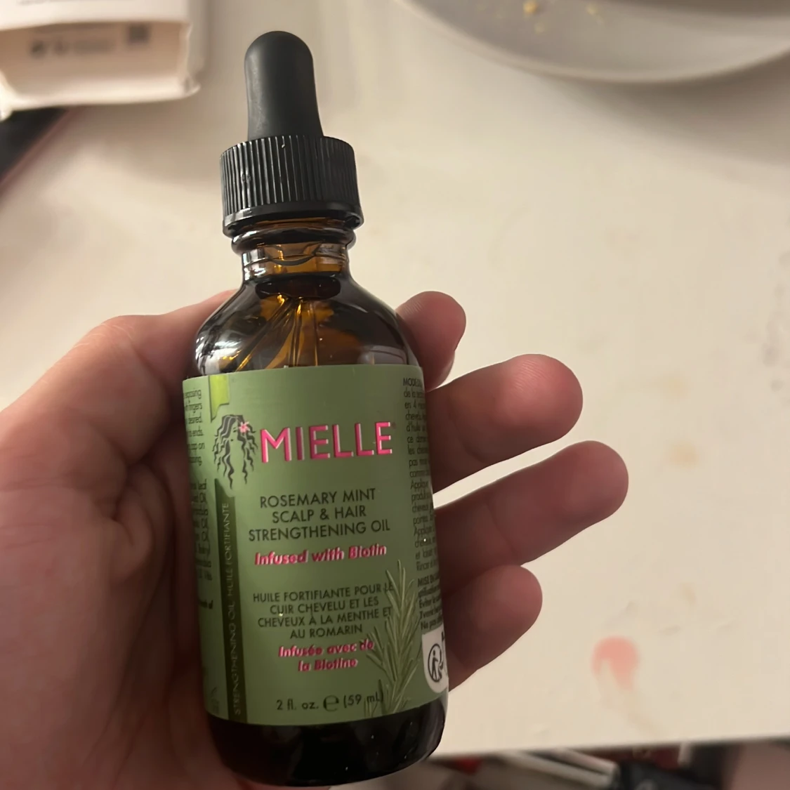 Mielle Rosemary Mint Scalp & Hair Strengthening Oil