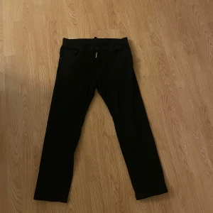 Dsquared2 jeans 16y - Svarta jeans från Dsquared2