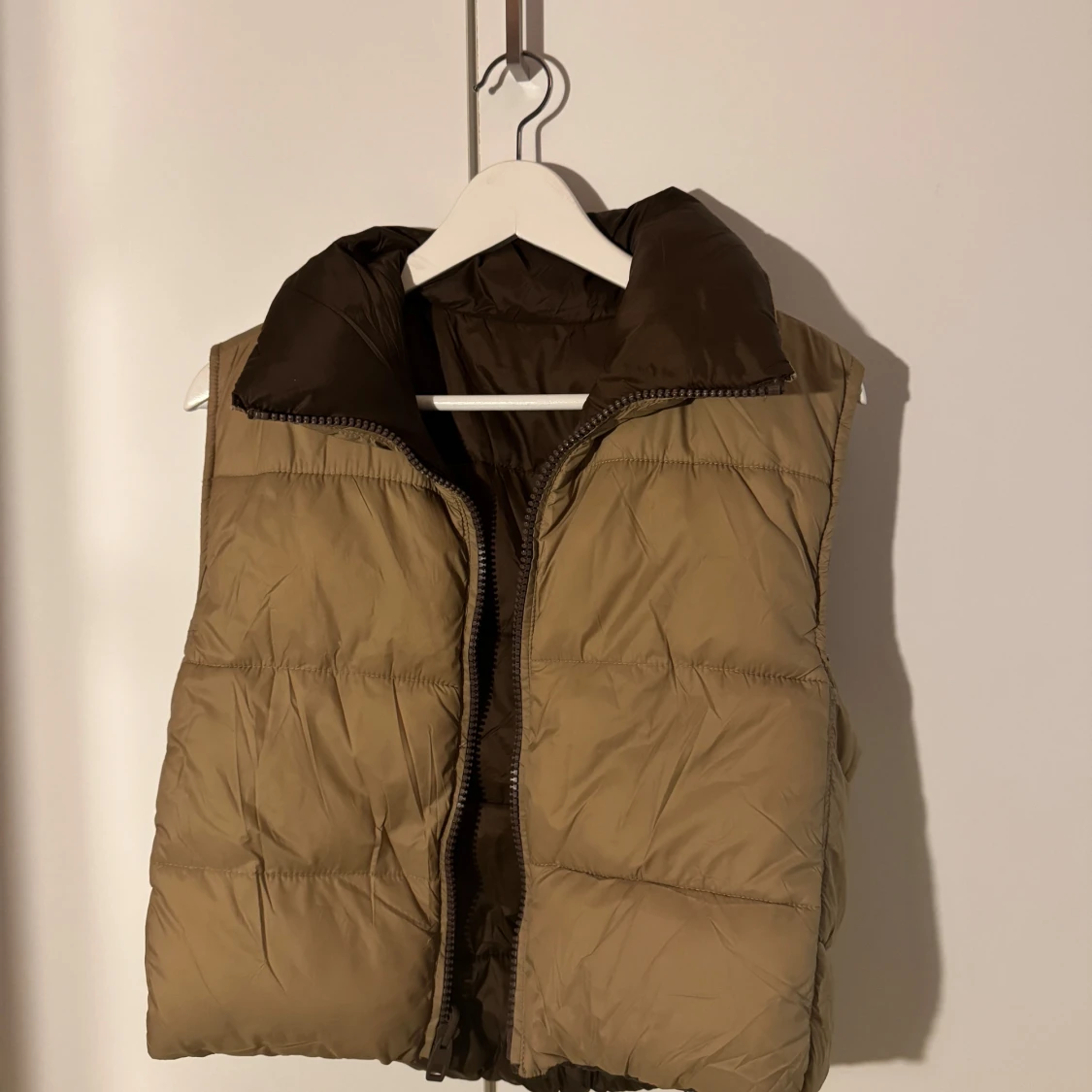 Brun och beige dunväst - 90