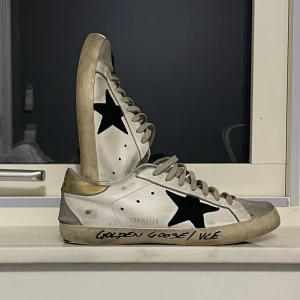 golden goose superstar - fint skick utöver sista bilden | sparsamt använda | lite sällsynt colorway | inget og tyvärr | pris kan diskuteras vid snabb affär | byten är av intresse 🙌😊