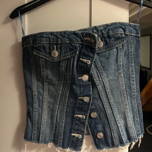 Jeans topp - As snygg jeans topp ifårn zara, använd en gång❤️❤️❤️❤️