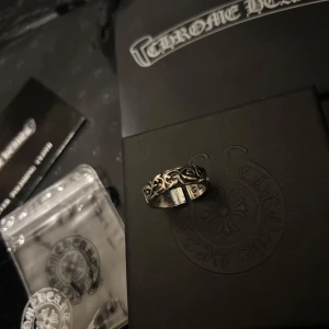 HELT NY Chrome Hearts Ring Stainless less  - Säljer helt ny stainless steel chrome hearts ring. Size är allt mellan 6-11 US ring size. Stainless steele material. Skriv vid frågor! ;D