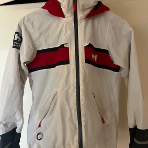 Helly Hansen jacka - Använt skick. 