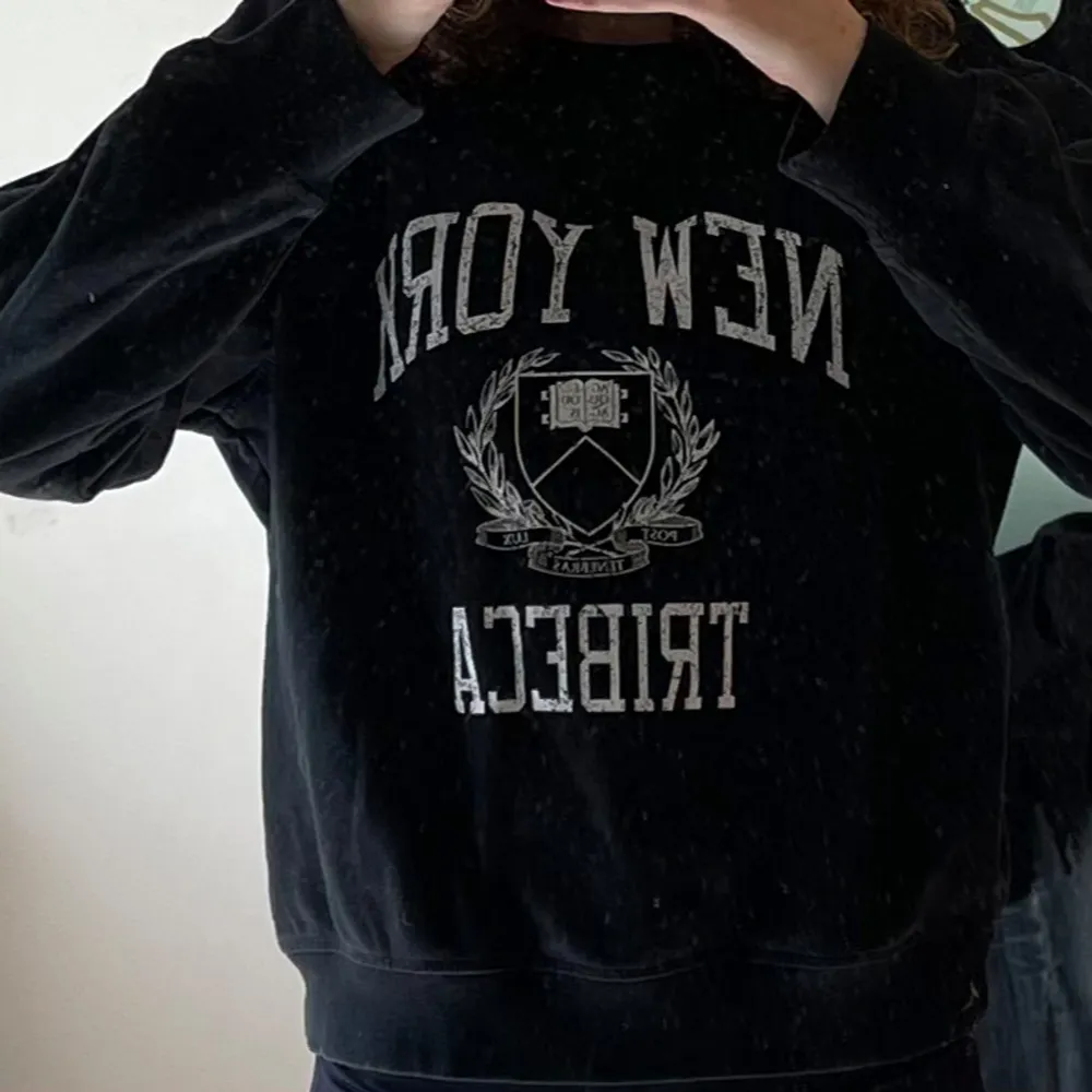 Nästan aldrig använd, jättemysig. Hoodies.