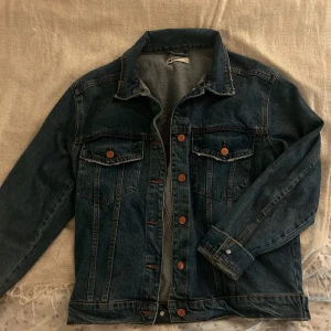 Jeans jacka - Jeansjacka ifrån Gina Tricot i så fint skick💗