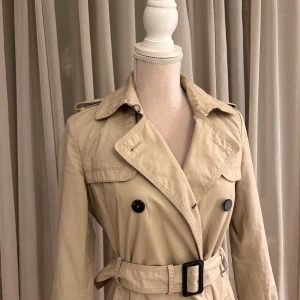 Höstjacka 🍁 - Höstjacka  Bra skick  Kemtvättat  Storlek xs-s  