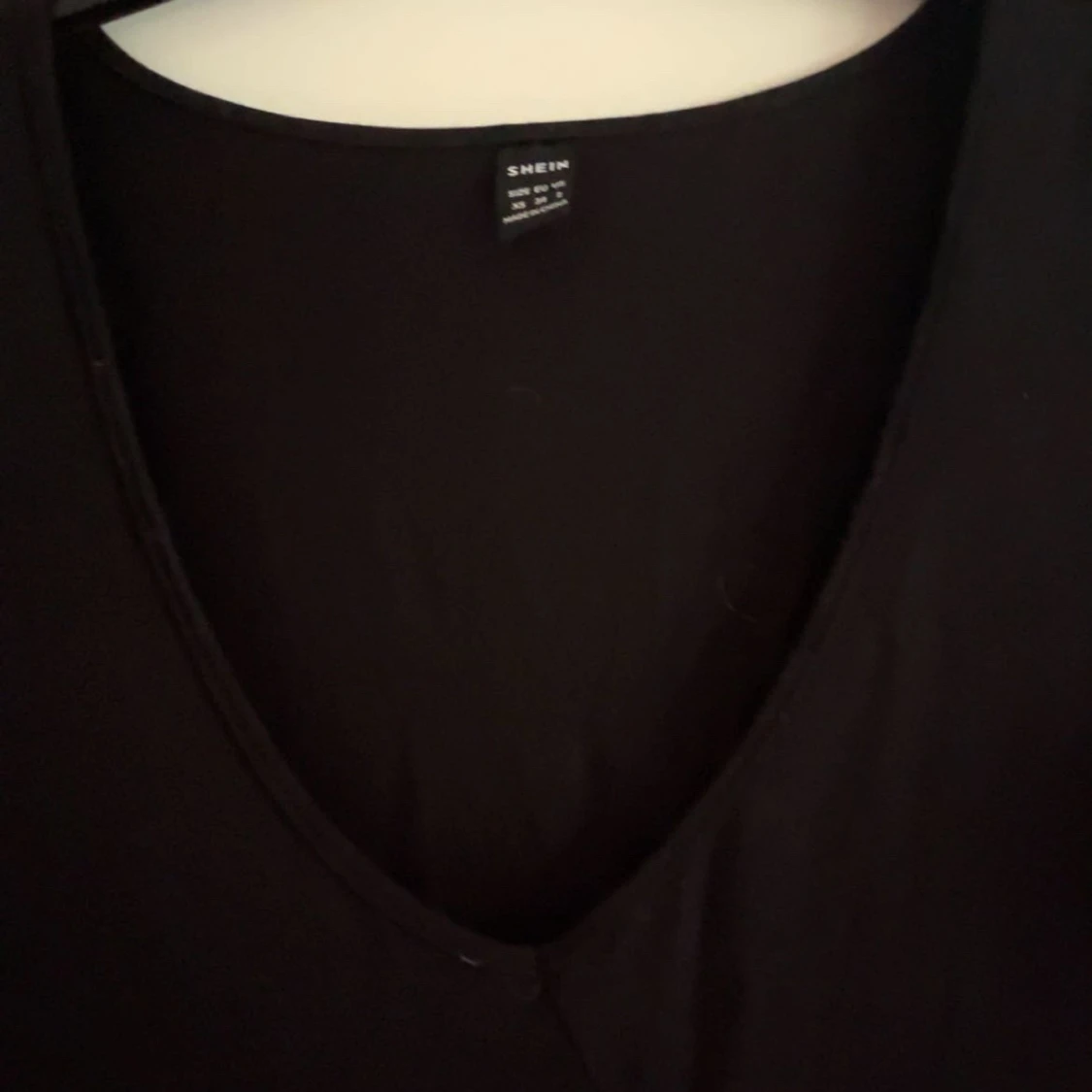 Svart klänning med slits - 91