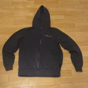Sail Racing zip - Snygg Zip hoodie från sail racing, använd men ändå bra skick, nypris 1500kr