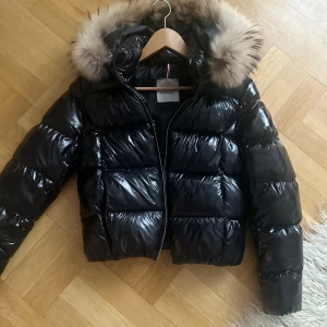Moncler dunjacka äkta - Jättefint skick storlek S