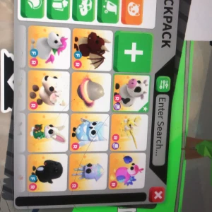 Säljer Adopt me djur i Roblox  - En samling av olika virtuella husdjur och tillbehör från ett spel. Inkluderar färgglada djur som enhörningar, katter och kaniner, samt tillbehör som vingar och troféer. Perfekt för spelentusiaster som älskar att samla och anpassa sina karaktärer. Pris diskuteras pris kan vara från 30kr till 300kr
