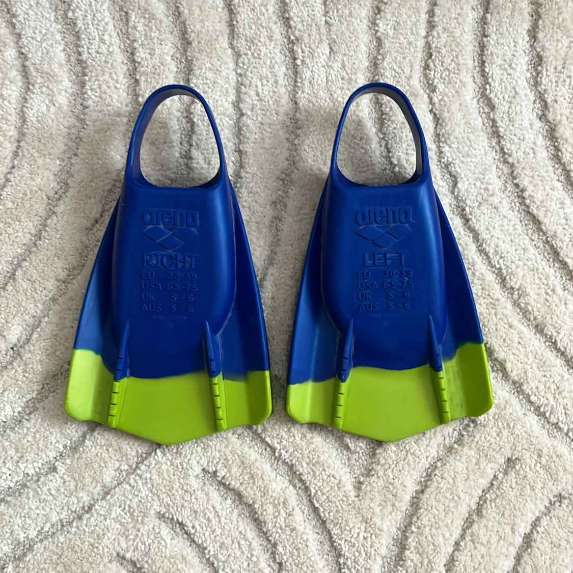 Blå och gröna simfenor från Arena - 1