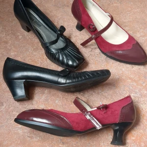 Svarta pumps från Laura Milani - Säljer det svarta paret, använda fåtal gånger! Storlek 38. Mjuka vadderade sulor.