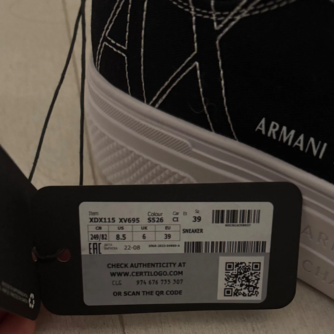 Svarta sneakers från Armani Exchange - 2