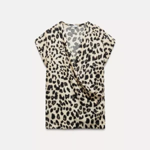 Leopardmönstrad blus - en jätte fin blus helt oanvänd med prislapp kvar på!💖