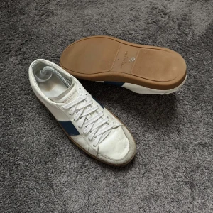 Saint Laurent skor  - Saint Laurent skor  -  Skick: Grymt  -  Nypris: 6000kr  -  Ingår: Endast skorna  -  Hör av dig vid minsta fråga🙌📩