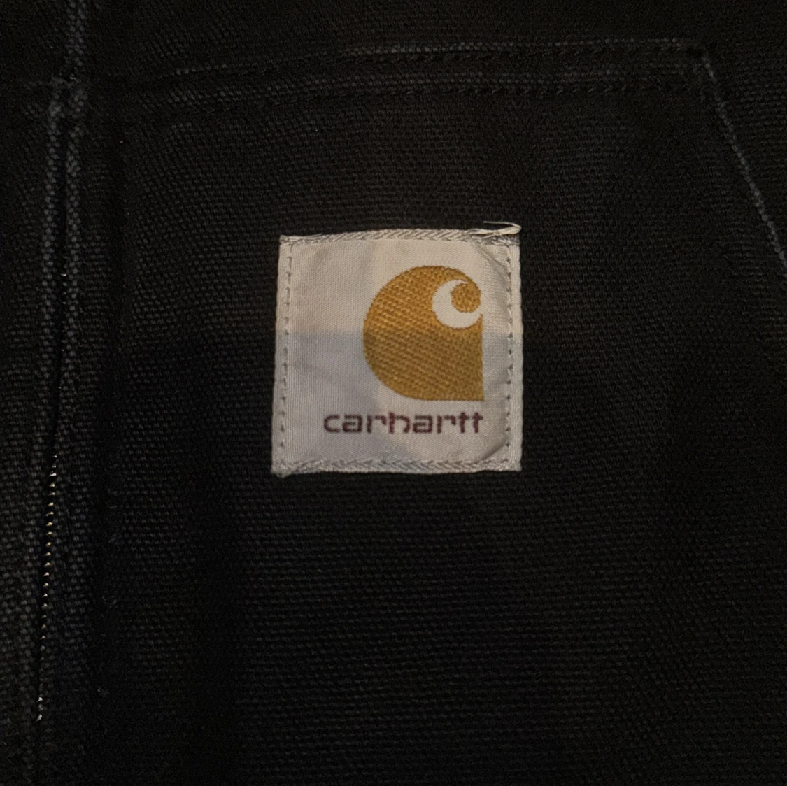 Svart jacka från Carhartt - 1