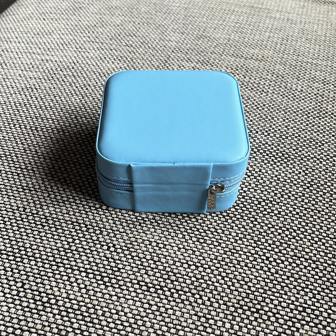 Blå smyckeskrin med dragkedja - 1