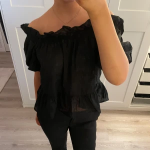 Off shoulder blus  - Super söt off shoulder blus💕