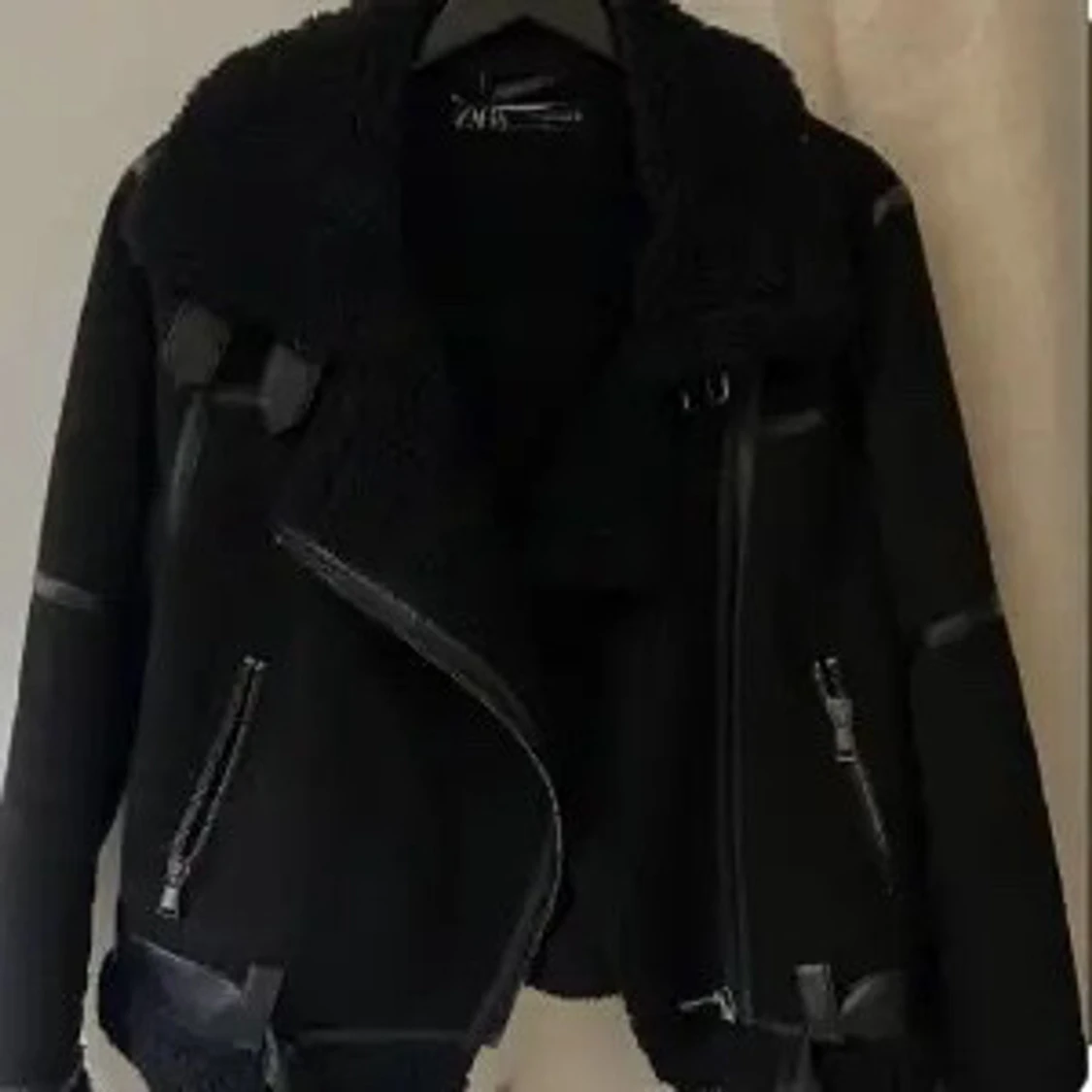 Svart jacka från Zara - 91