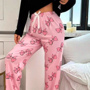 Pjamas set  - Säljer Pjamas set 