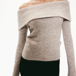 Off shoulder från hm💓❄️ - Super fin off stickad shoulder tröja🤩 endast använd fåtal gånger💓