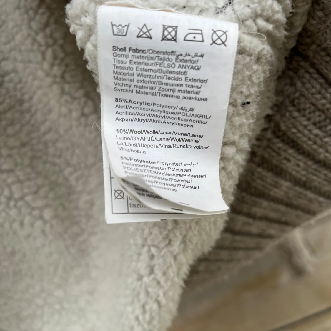 Stickad cardigan  - 92