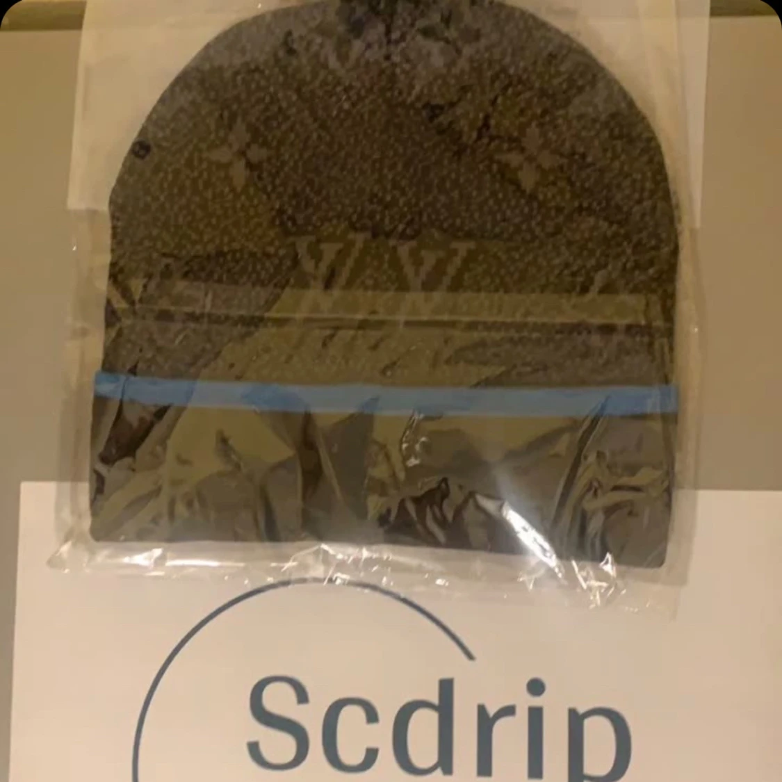 Svart blå mössa - 90