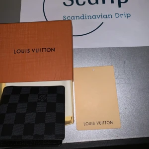 Plånbok - Snygg plånbok med rutor