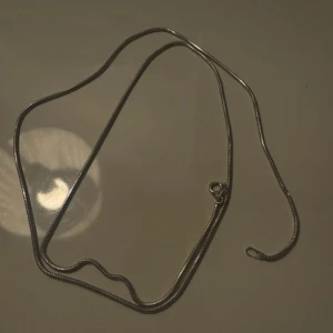 silver halsband - silver 925. Säljer även hängsmycken till på profilen!