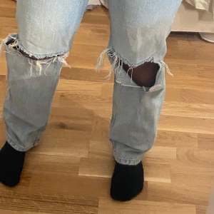 Ljusa jeans  - Säljer ett par ljusa jeans från gina  i storlek 36 i bra skick. Pris kan diskuteras 